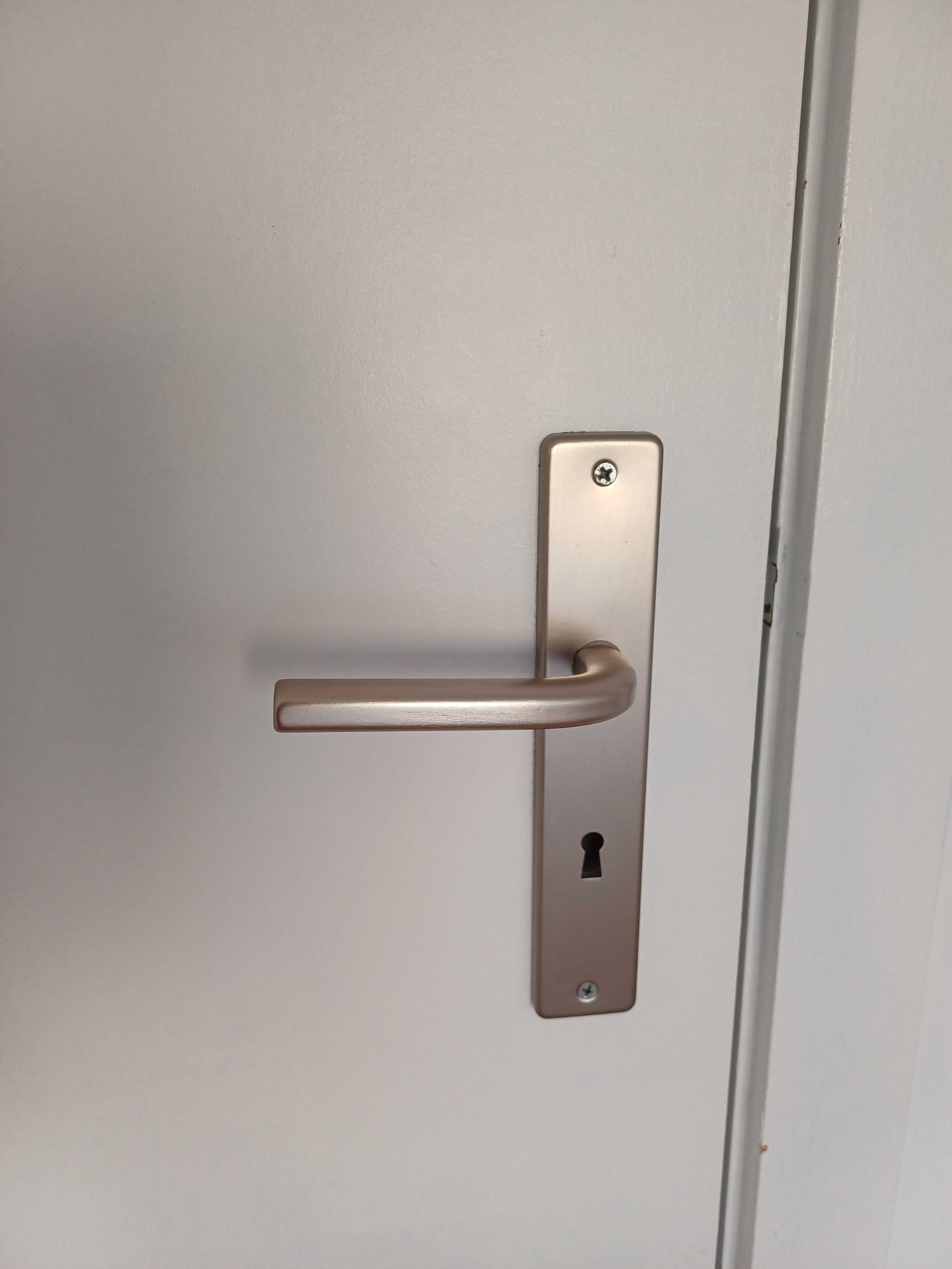 Puxador de porta placa acabamento escovado