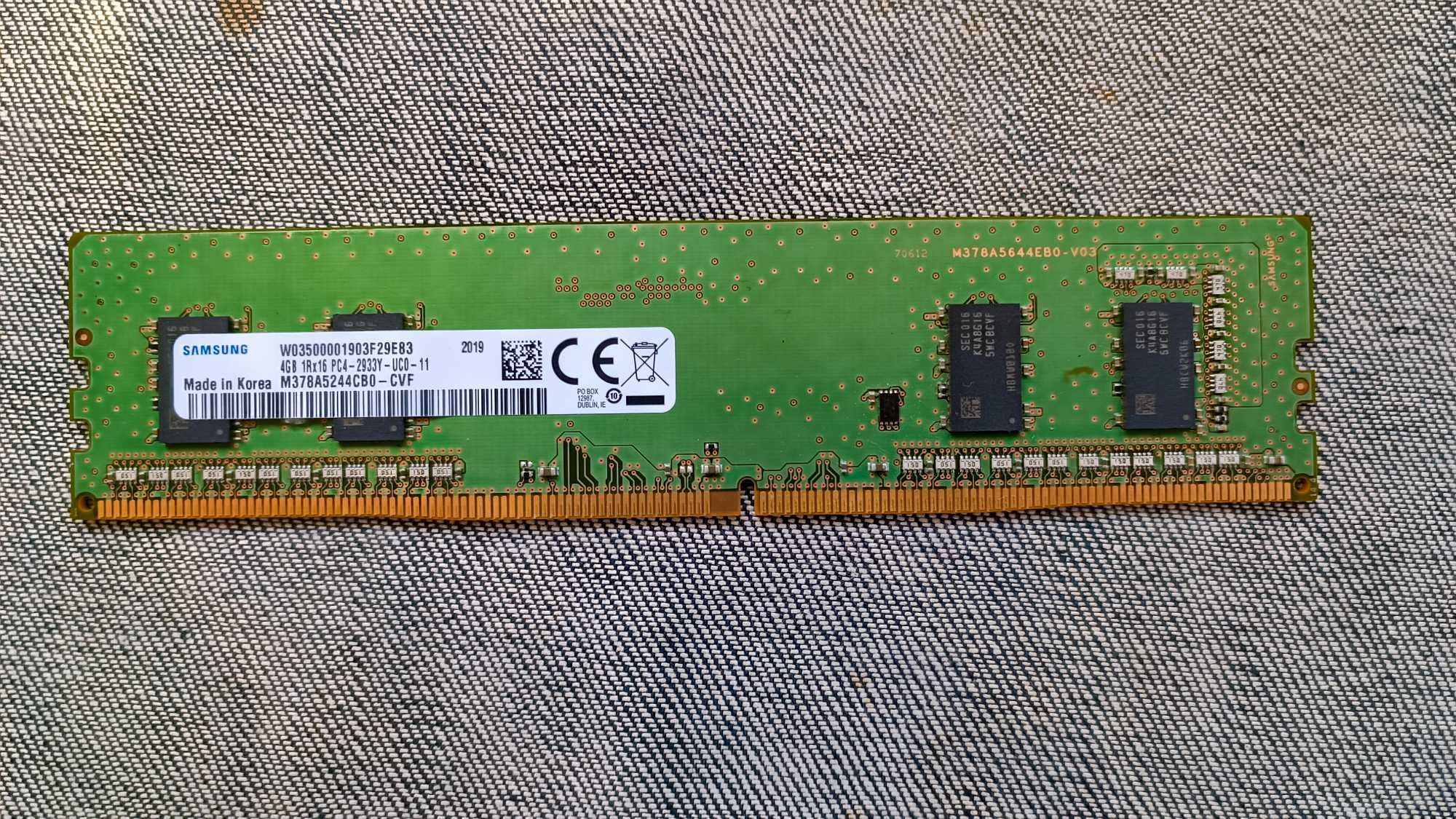 Пам'ять Samsung 4 GB DDR4 2400 MHz (M378A5244CB0-CRC)