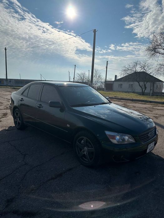 Продам Lexux IS 200