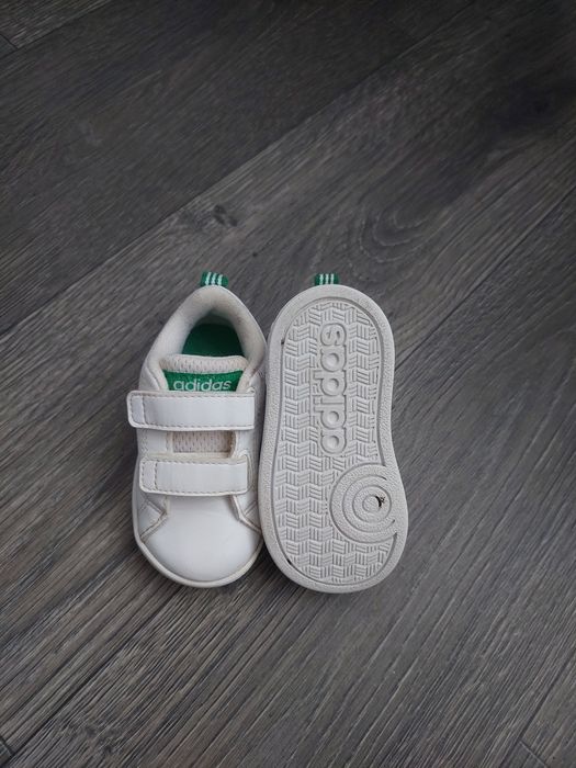 Кросівки adidas 20 розмір