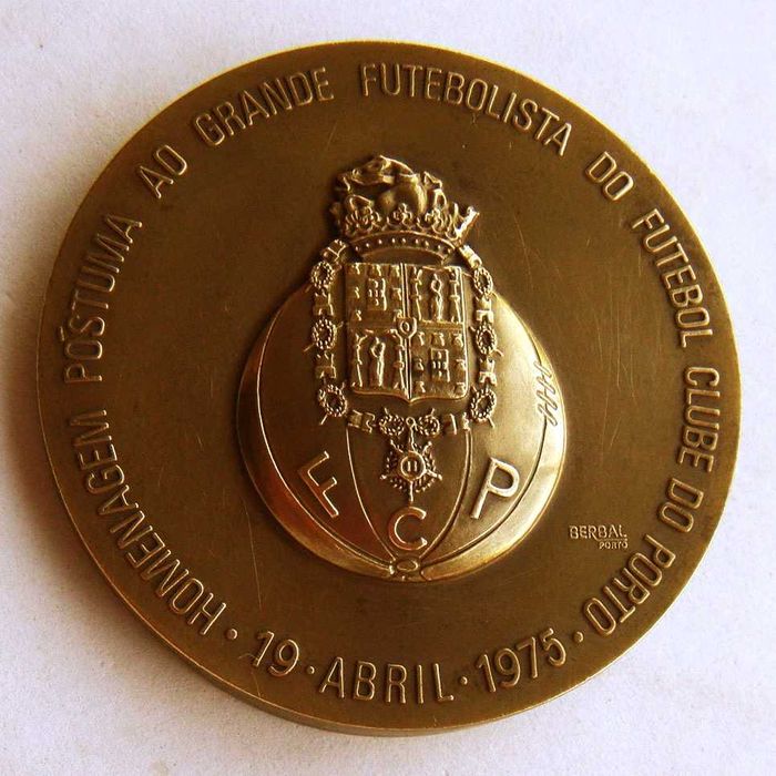 Medalha de Bronze Futebol FCP Porto Dragão Jogador Pavão 1975 + Estojo