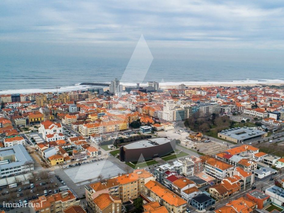 Terreno urbano para construção no centro de Espinho.