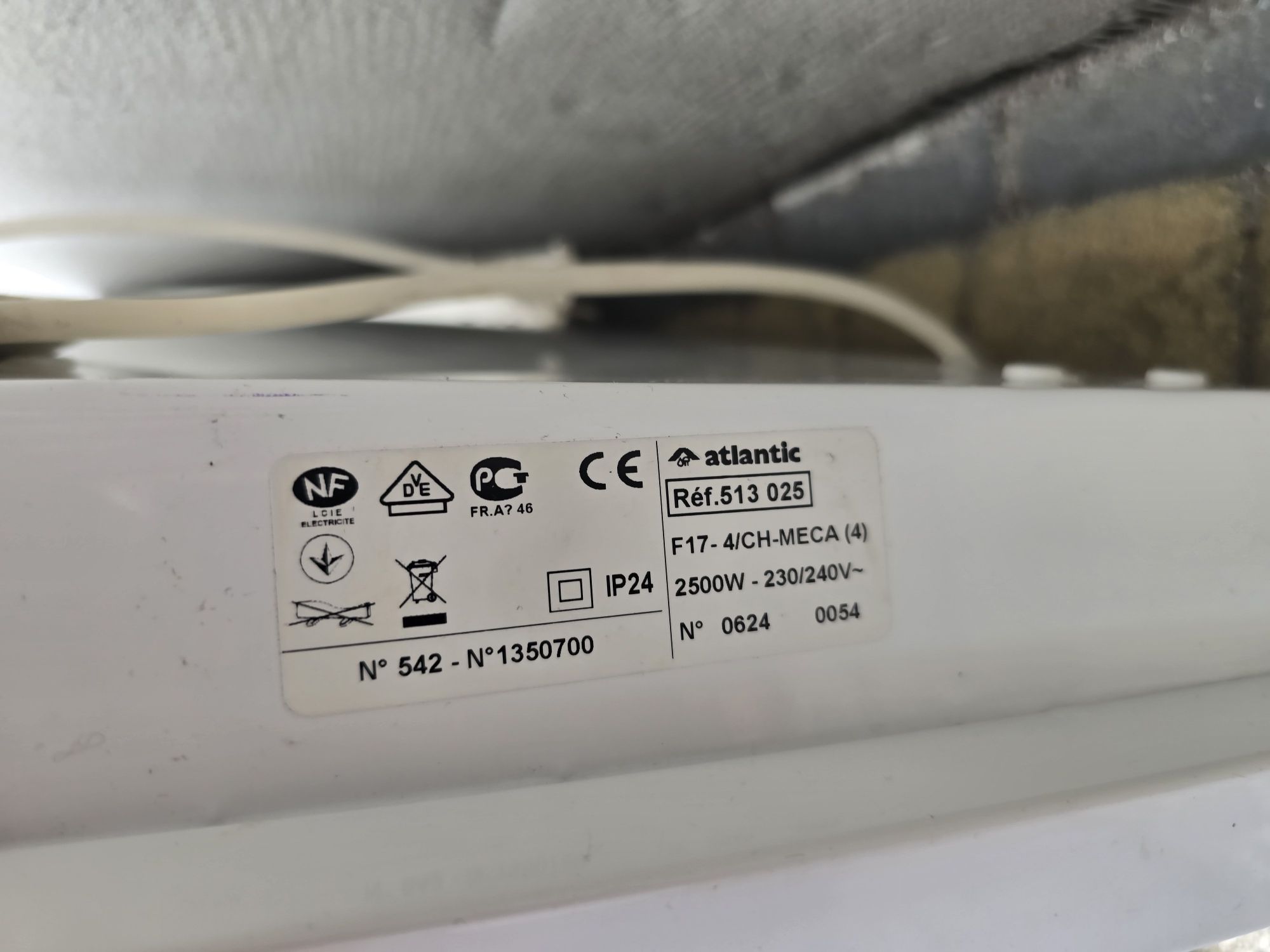 Grzejnik ścienny Atlantic 2500W