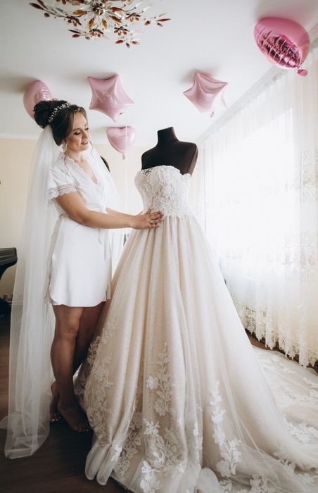 Продаж або оренда вишуканої весільної сукні