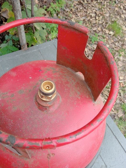 Продам газовий балон 27л стан нового