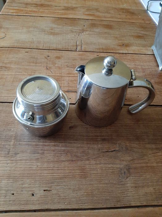 Cafeteira inox BRA
