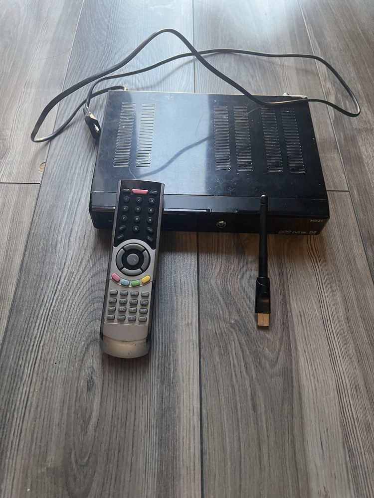 Tuner satelitarny + WI FI