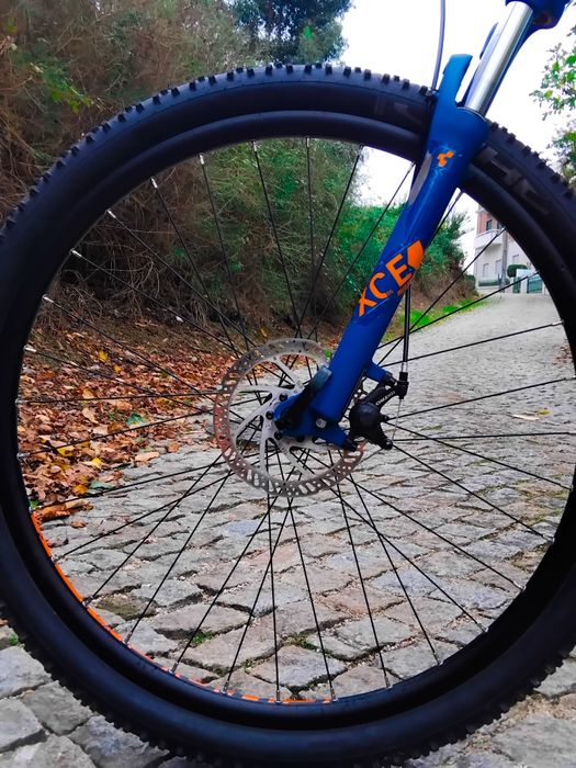 Bicicleta Cube 29" BTT (negociável)