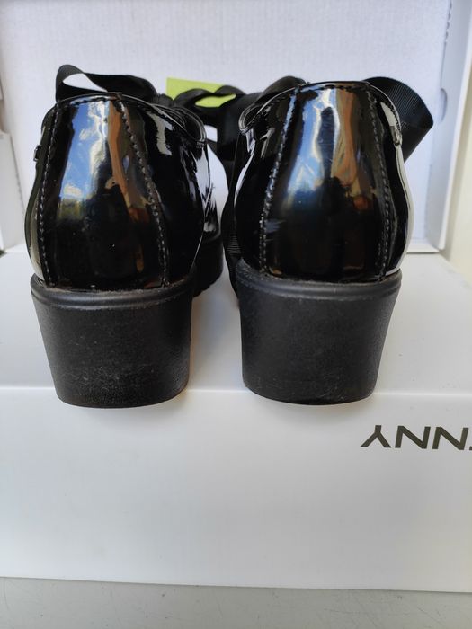 Lakierki Wojas roz 37