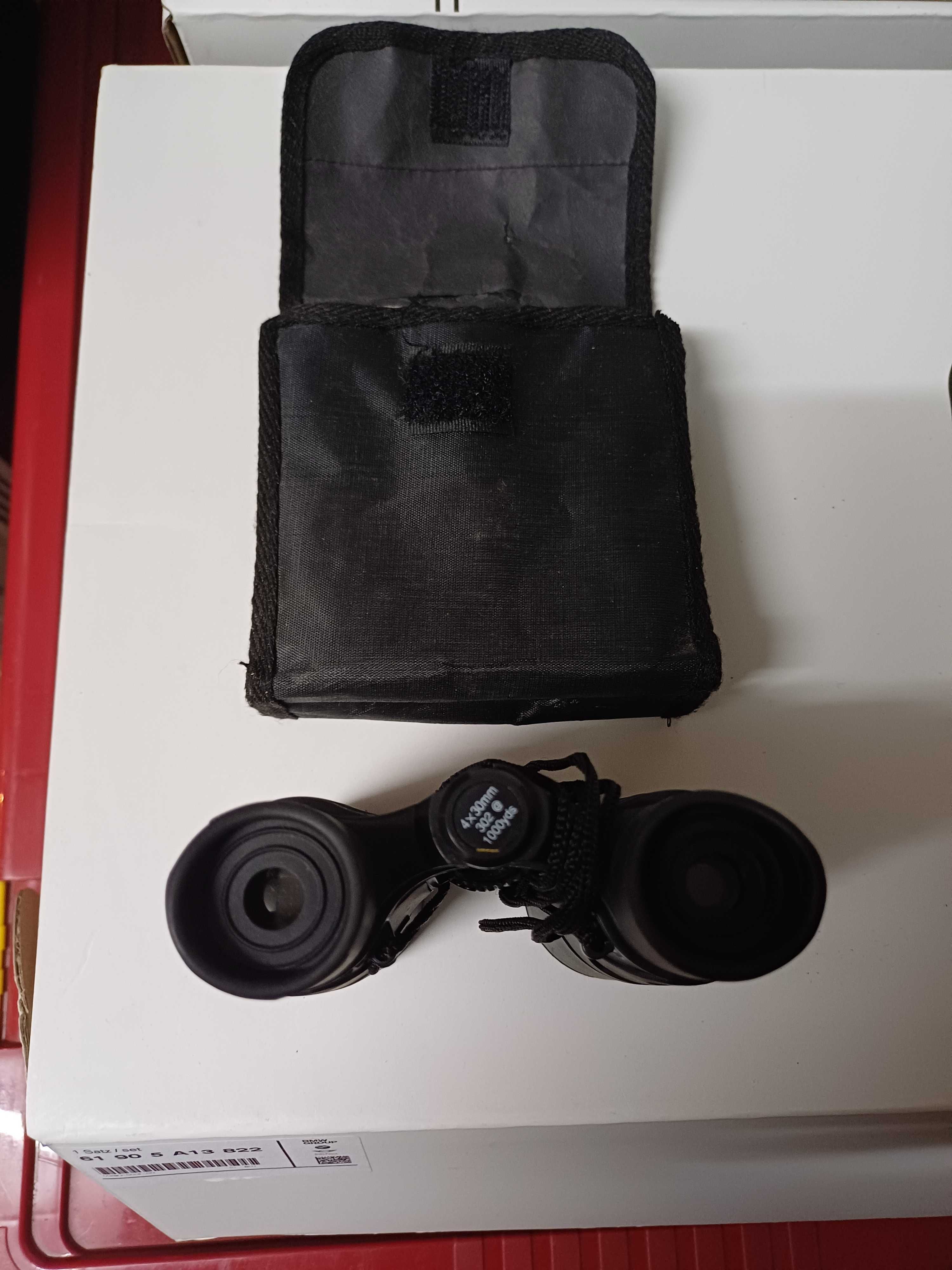 Binóculos com bolsa