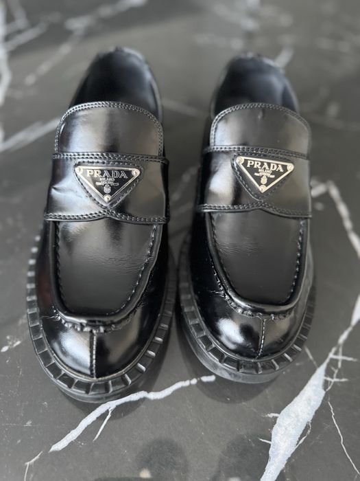 Лофери чорні шкіряні prada (оригінал)