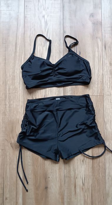 Купальник шортами новий