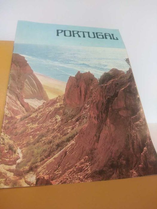 revista "portugal faits et documents"