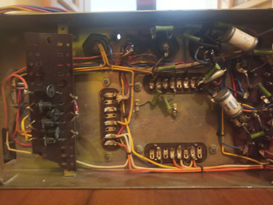 Шассі від лампового підсилювача