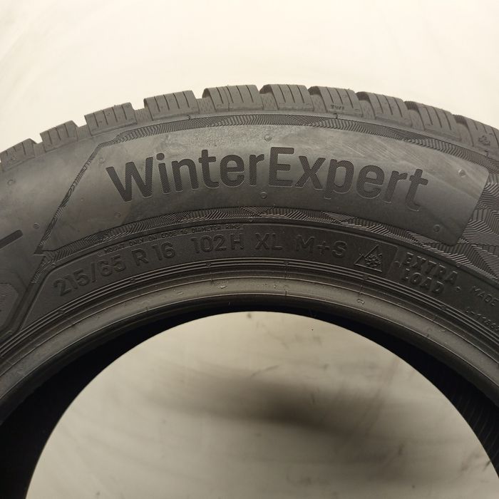 215/65R16 Uniroyal WinterExpert
