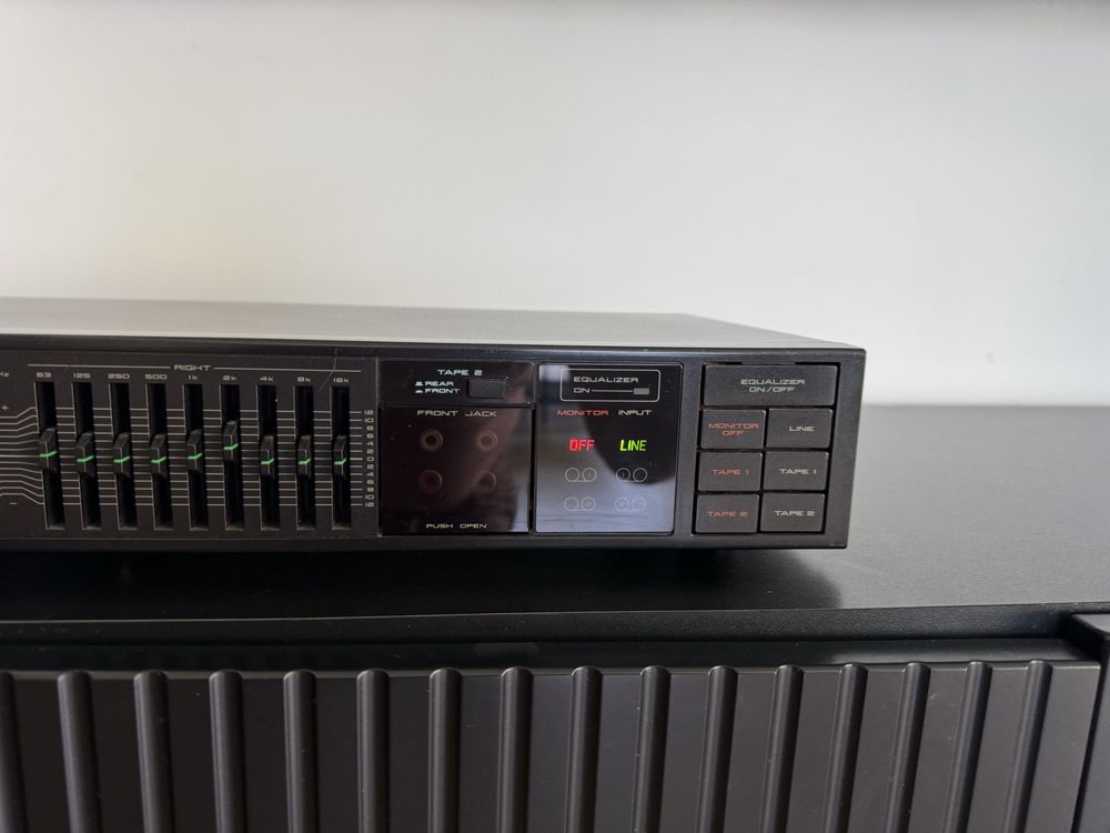Equalizer Akai EA-A2