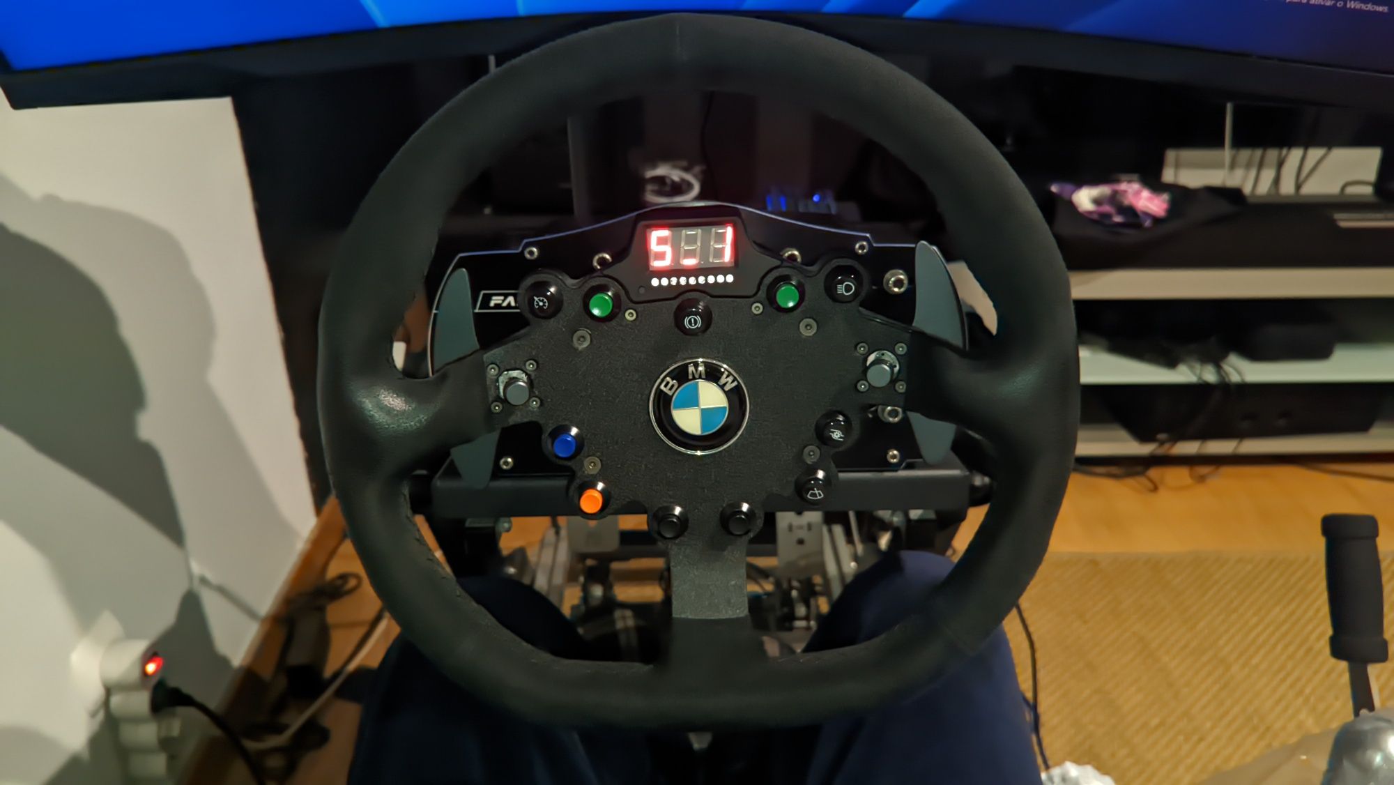 Base 2.5 e volante BMW M3 GT2  Fanatec  em excelente estado