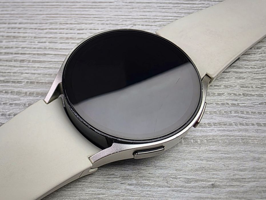Смарт-годинник Samsung Galaxy Watch6 40mm LTE Gold (SM-R935U)