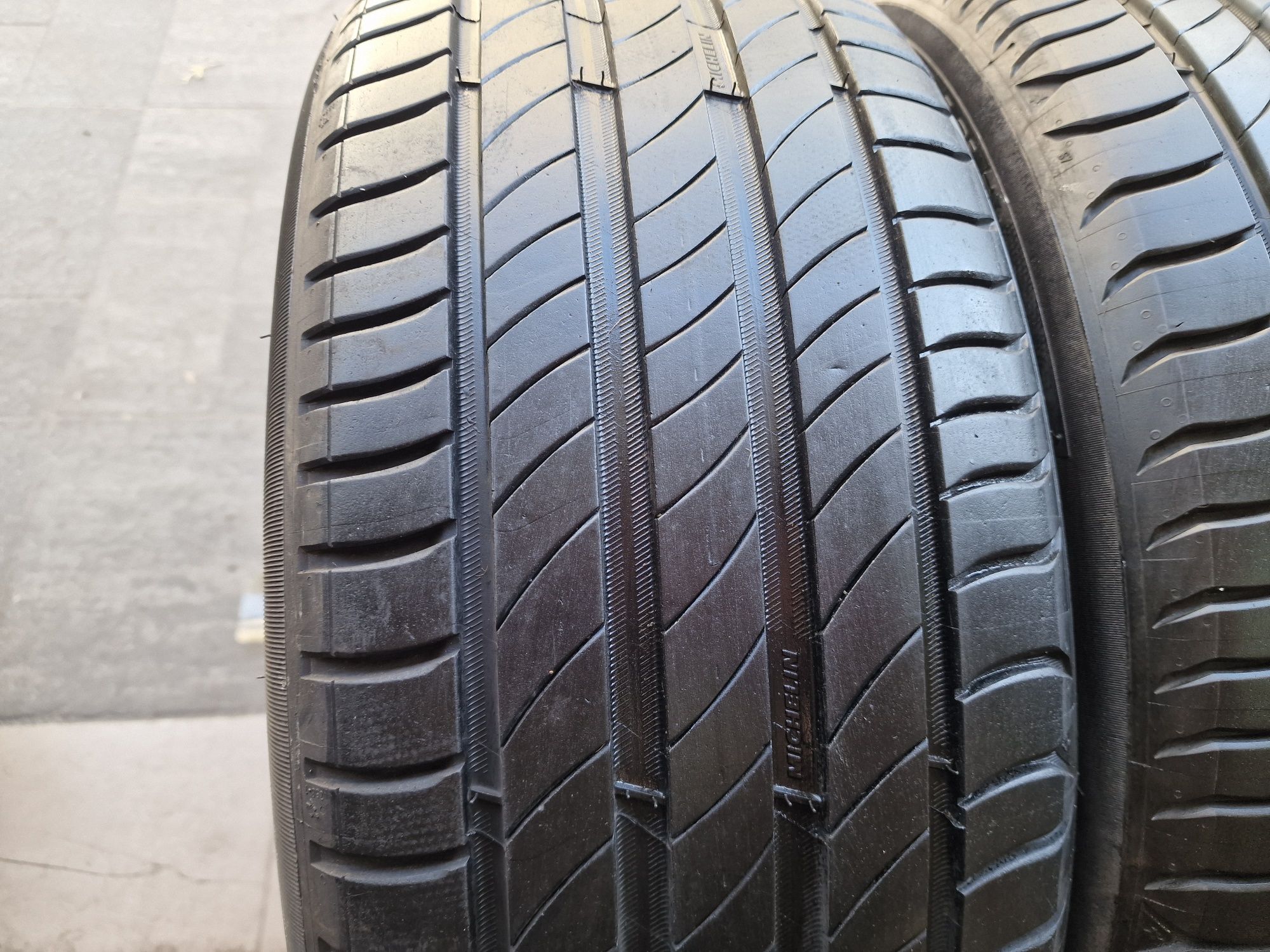 Пара летних шин 225/45 R17 Michelin Primacy 4