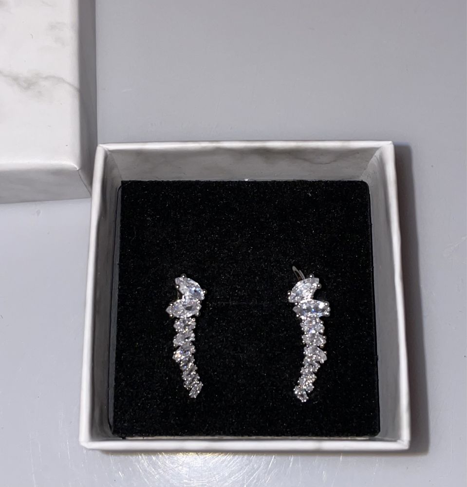 Nowe w pudełku srebrne kolczyki nausznice z diamencikami srebro 925
