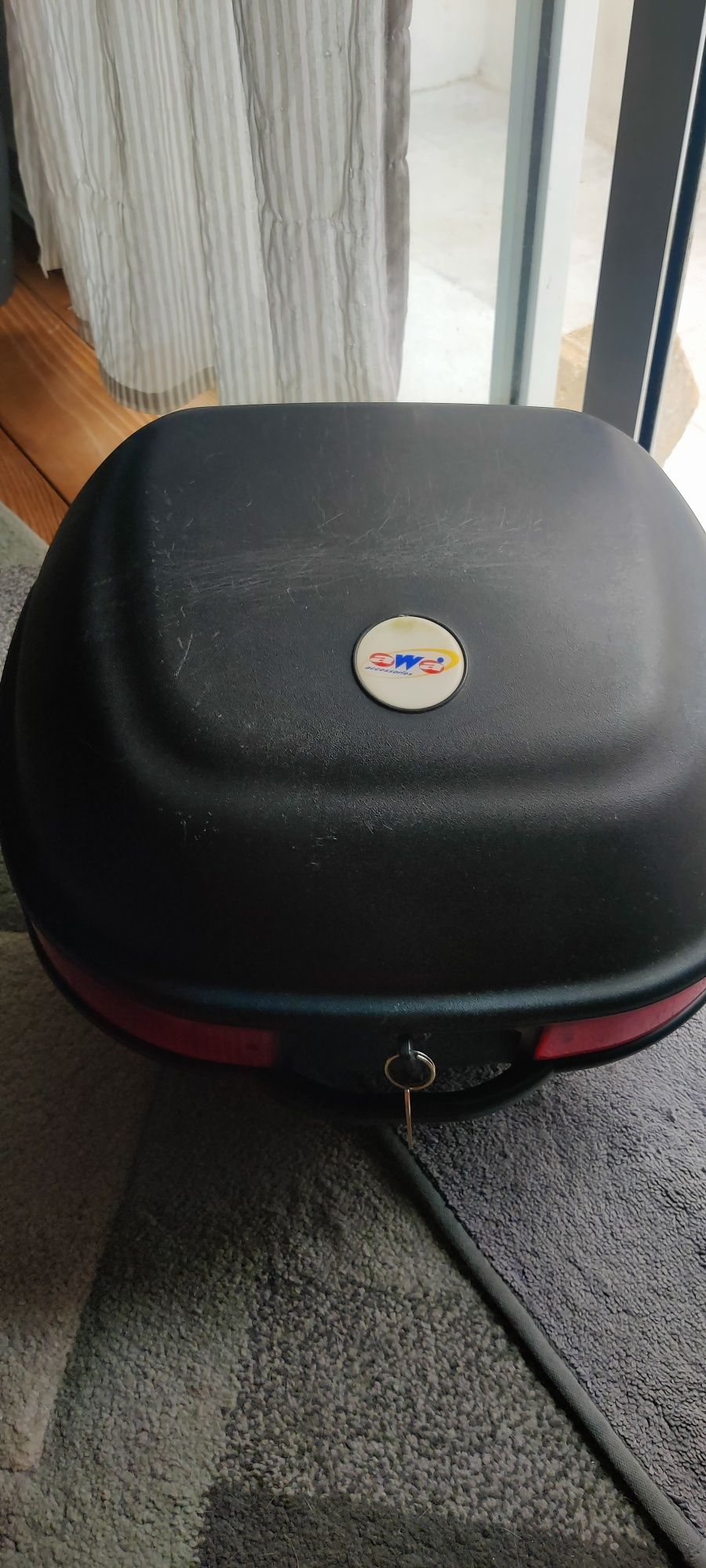 Top Case com espaço para um capacete