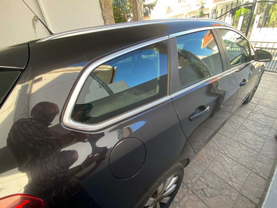 Opel Astra J Sports Tourer 1.7 CDTI (125cv), versão Cosmo