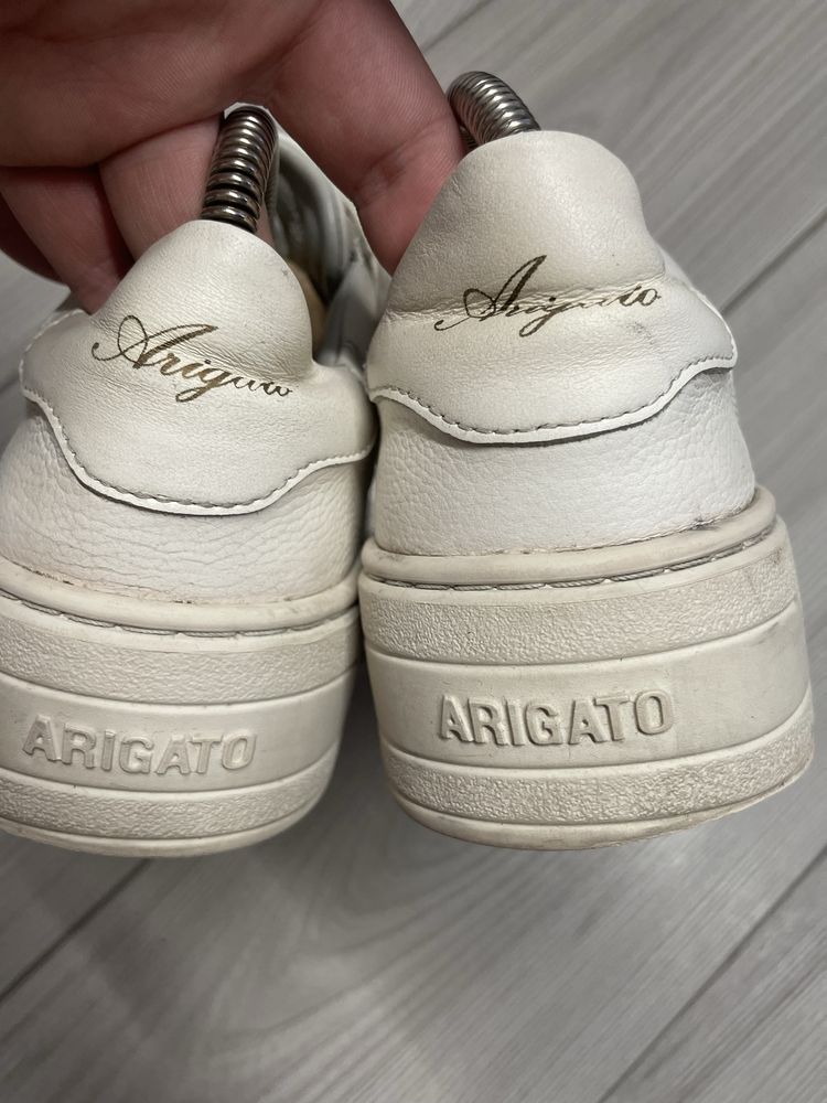 Skorzane buty trampki Axel Arigato designer fashion logo