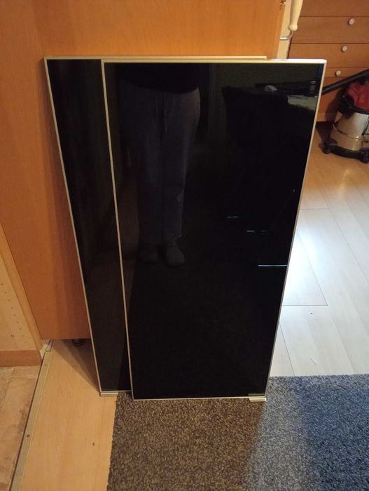 Portas do IKEA  vidro preto