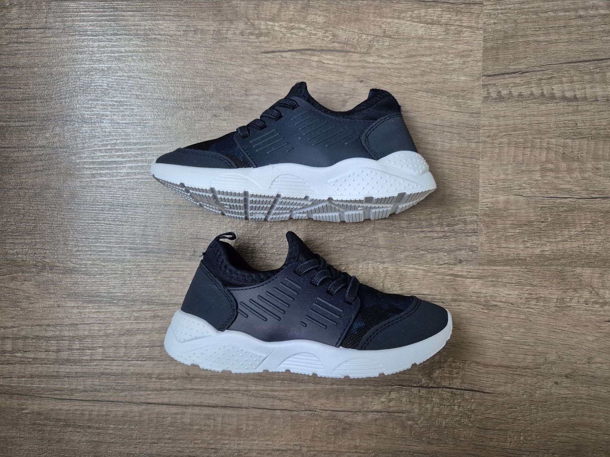 Nowe adidasy chłopięce 28