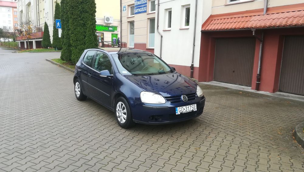 Sprzedam Golfa 5 benzyna hak klima