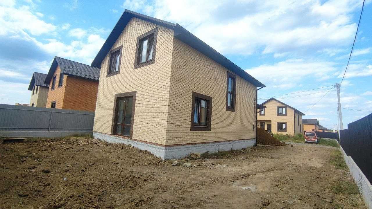 Продаж 2 поверхового будинку, 120 кв. м, 4 кімнати, на пров. Весняний