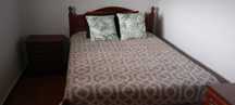 Cama de casal  em madeira