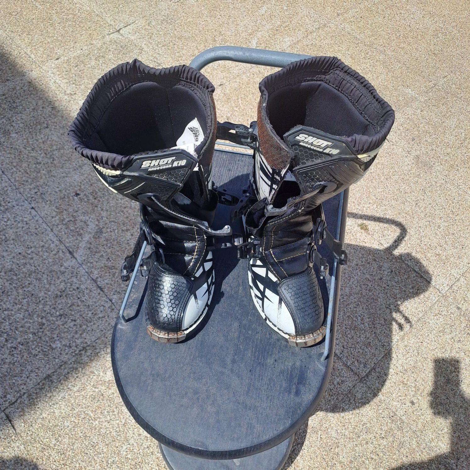 Botas de motocrosss modelo de criança.