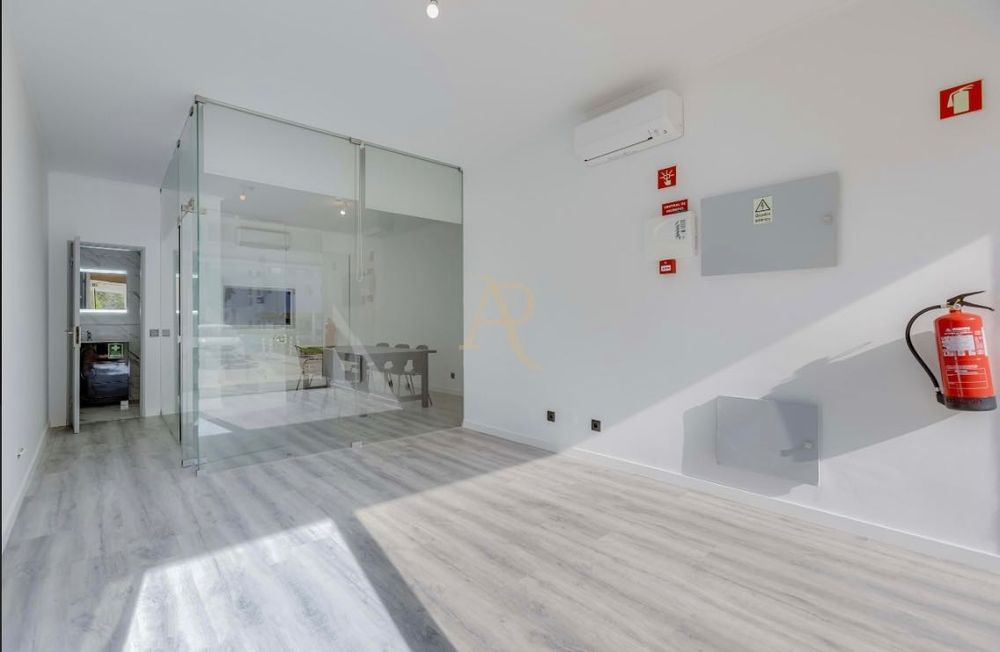Loja de 60 m2, pronta para o seu negocio em Portimão
