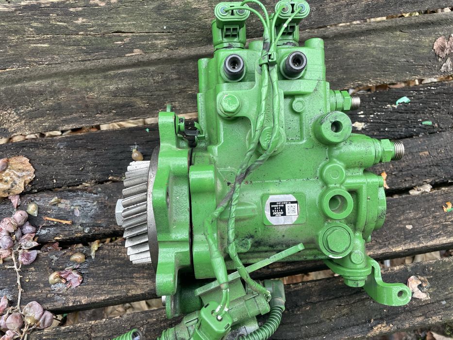 Паливний Насос John Deere