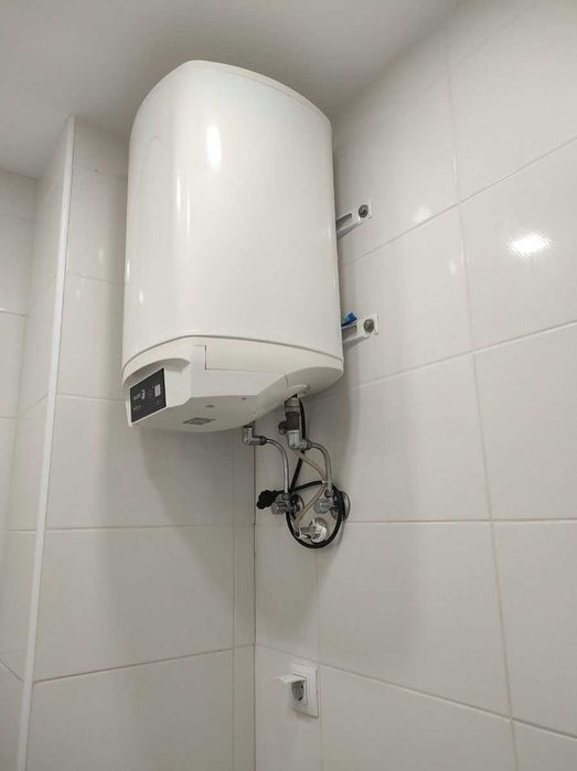 Без %, офіс, 65 кв.м,світло,вода,опалення є завжди,ліфти працюють 24/7