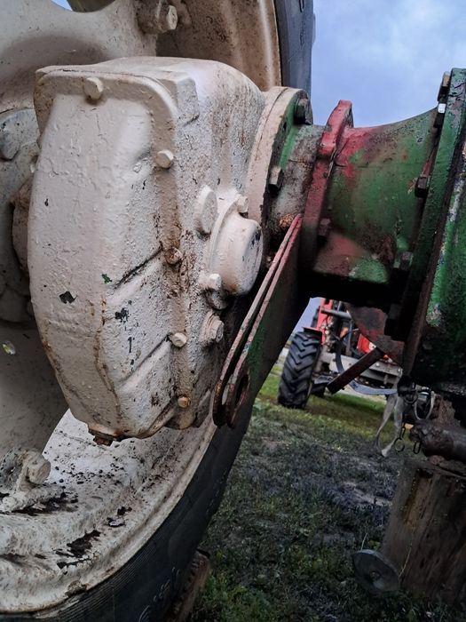 Części  zwolnica ursus c360 c355 c4011 prawa lub lewa