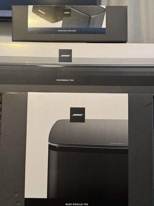 Домашній кінотеантр Bose Soundbar 700 + Bass Module 700 + Speakers