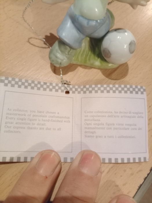 Boneco de porcelana feito á mão