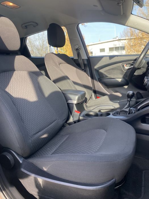 Hyundai ix35  Blue drive