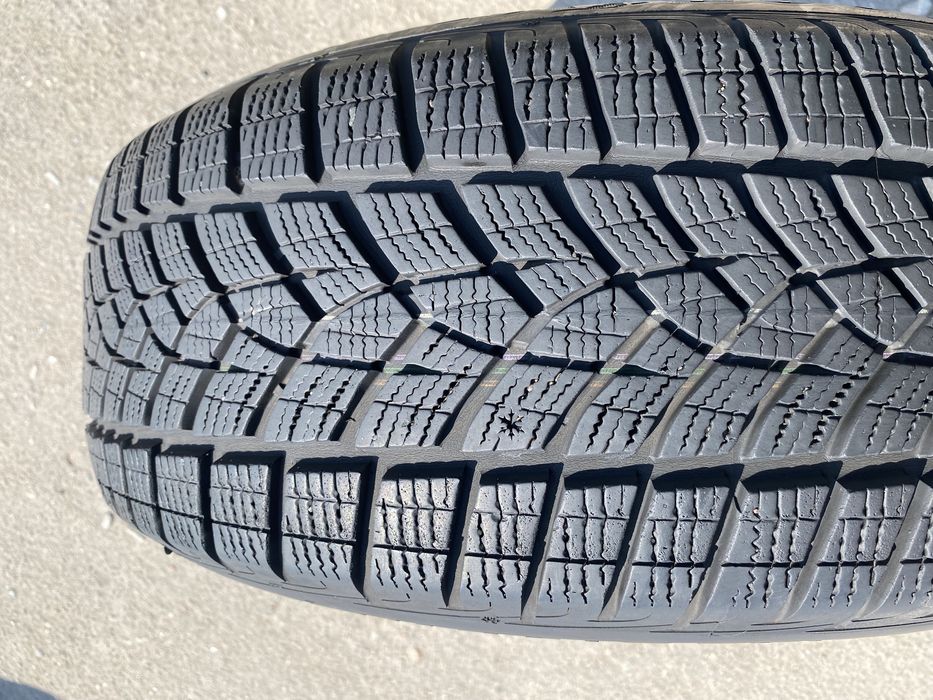 215/60/17 Goodyear 4шт