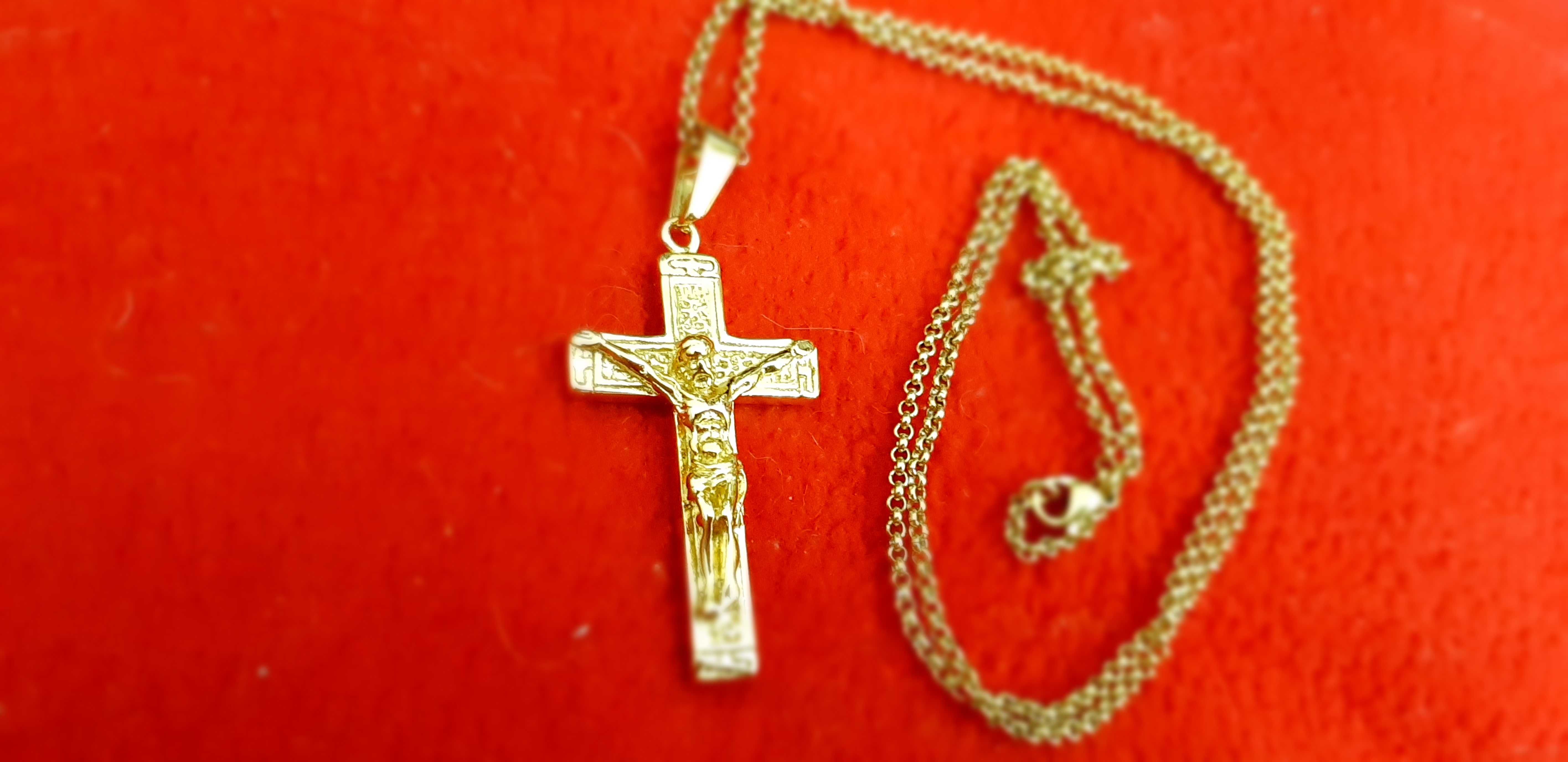 Fio com Crucifixo com Cristo em Aço Banhado a Ouro para Homem NOVO!