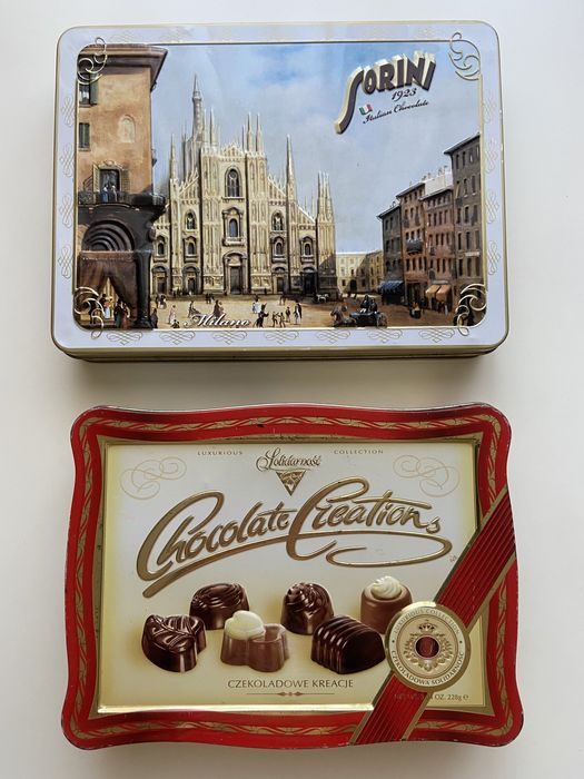 Металлическая коробка из-под конфет, печенья