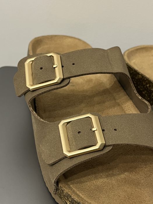 Шльопанці Primark