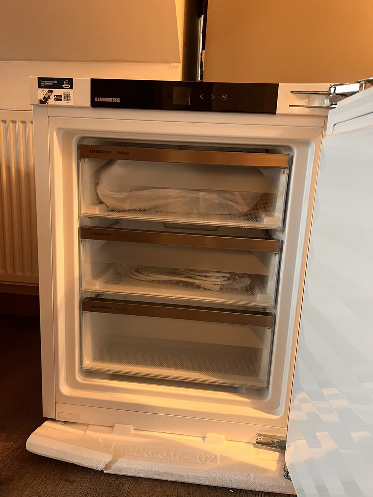 nowa chlodziarka pod zabudowe liebherr