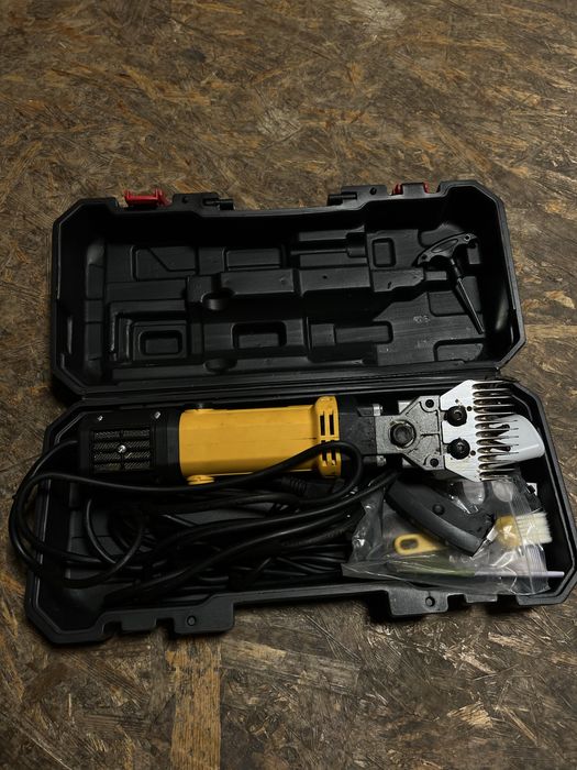 Професійна машинка для стрижки тварин B9