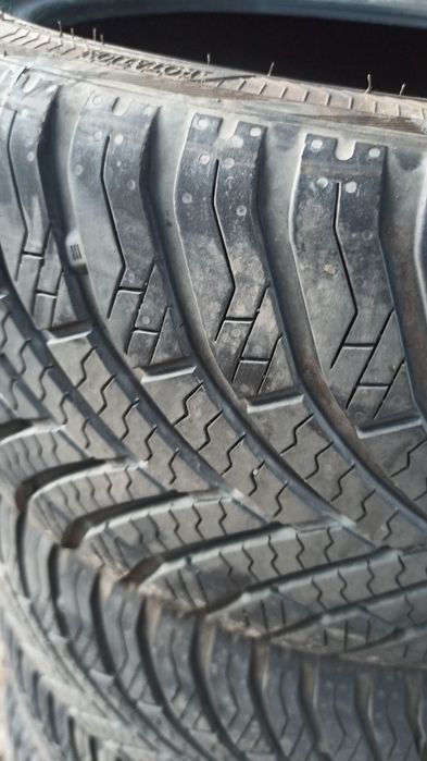 комплект шин Solar 4S / Star Performer 225/45 R17