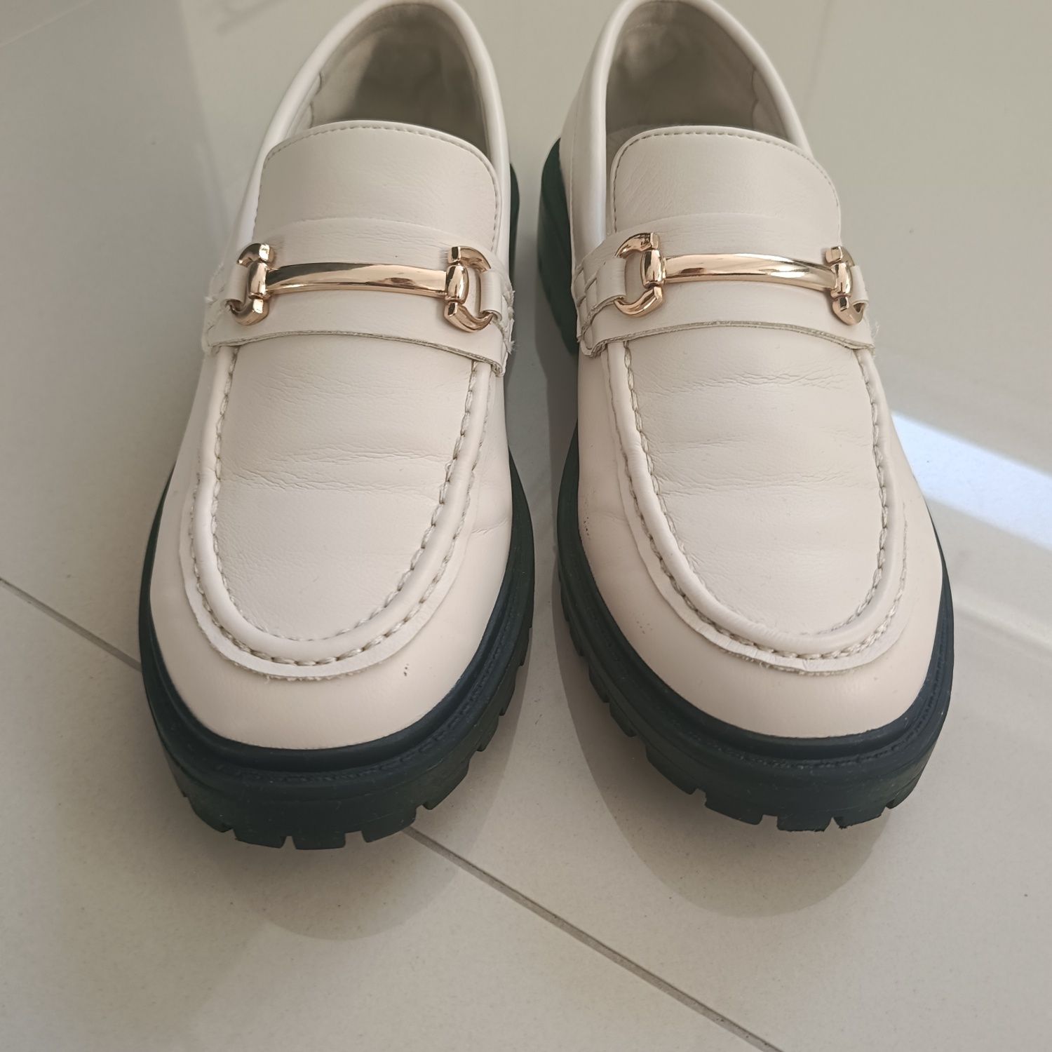 Buty mokasyny 37 Reserved