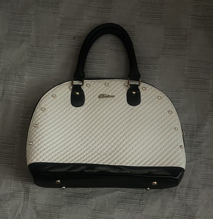 Сумка біла з чорними вставками екошкіра