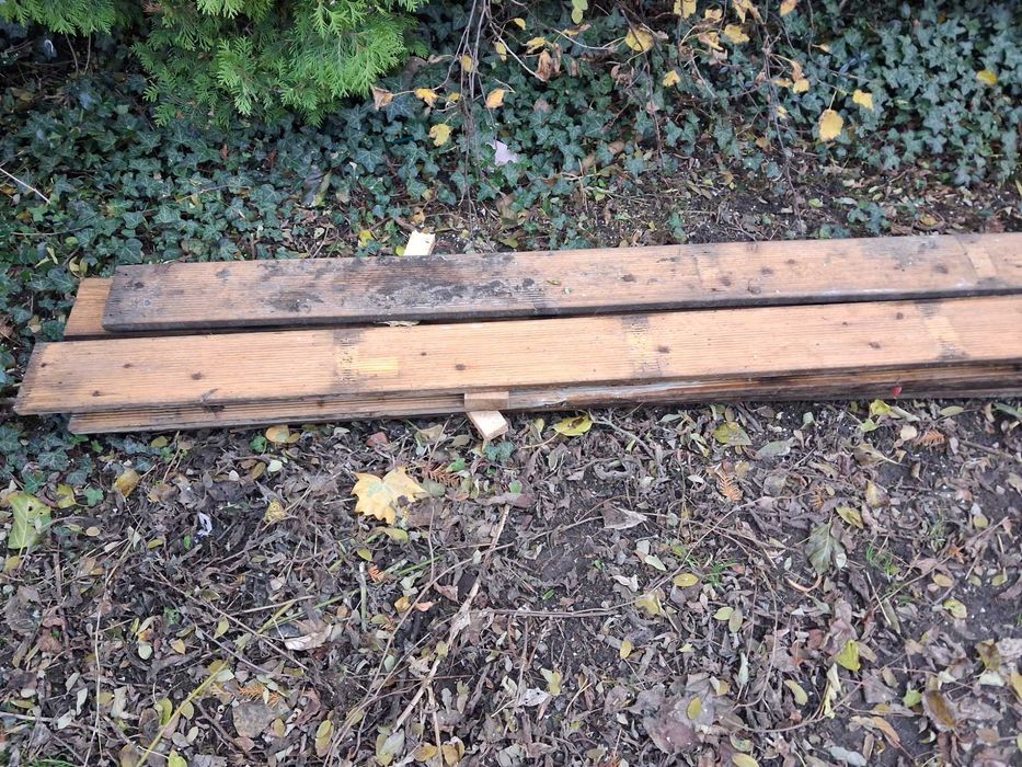 Deski i kantówki używane z modrzewia syber.